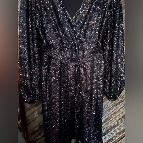 Ann Taylor Loft sequins wrap dress - Picture 6 of 7